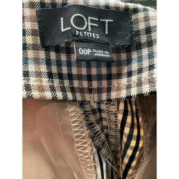 LOFT Beige Capri Pants, Size 00P - Picture 3 of 4